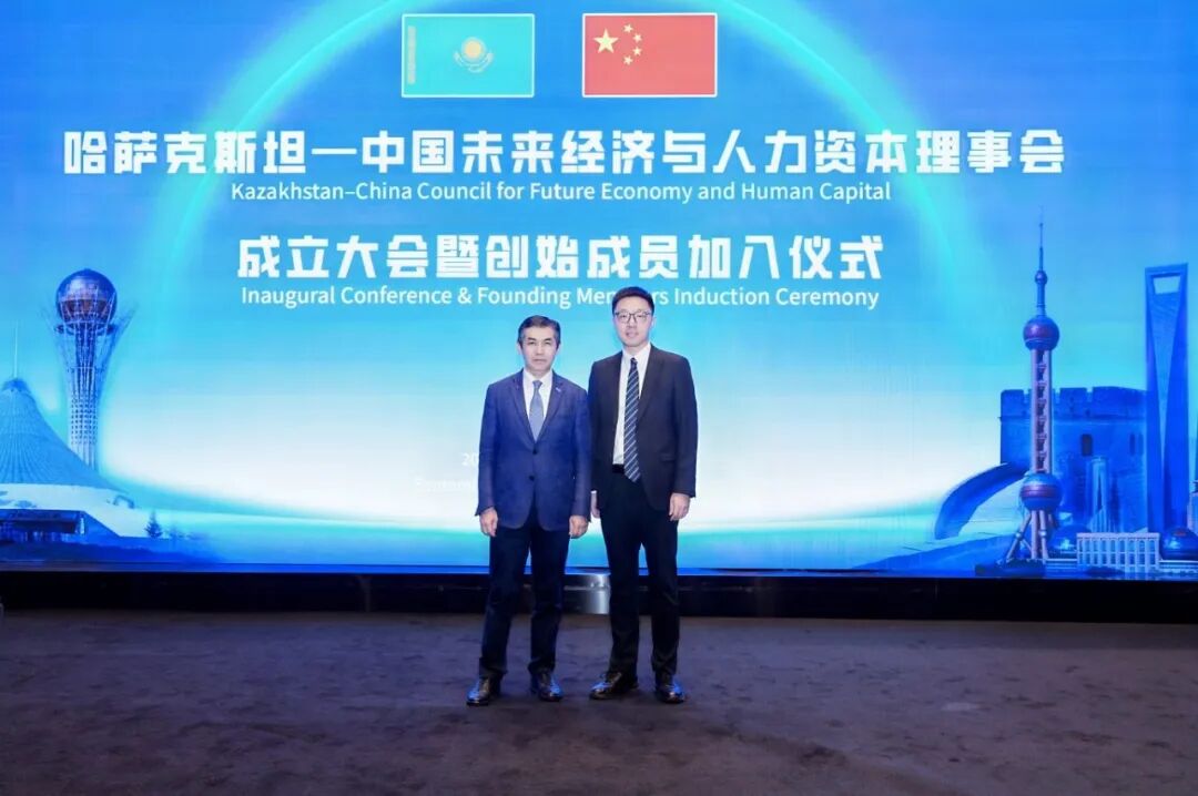 合影.jpg 合影.jpg